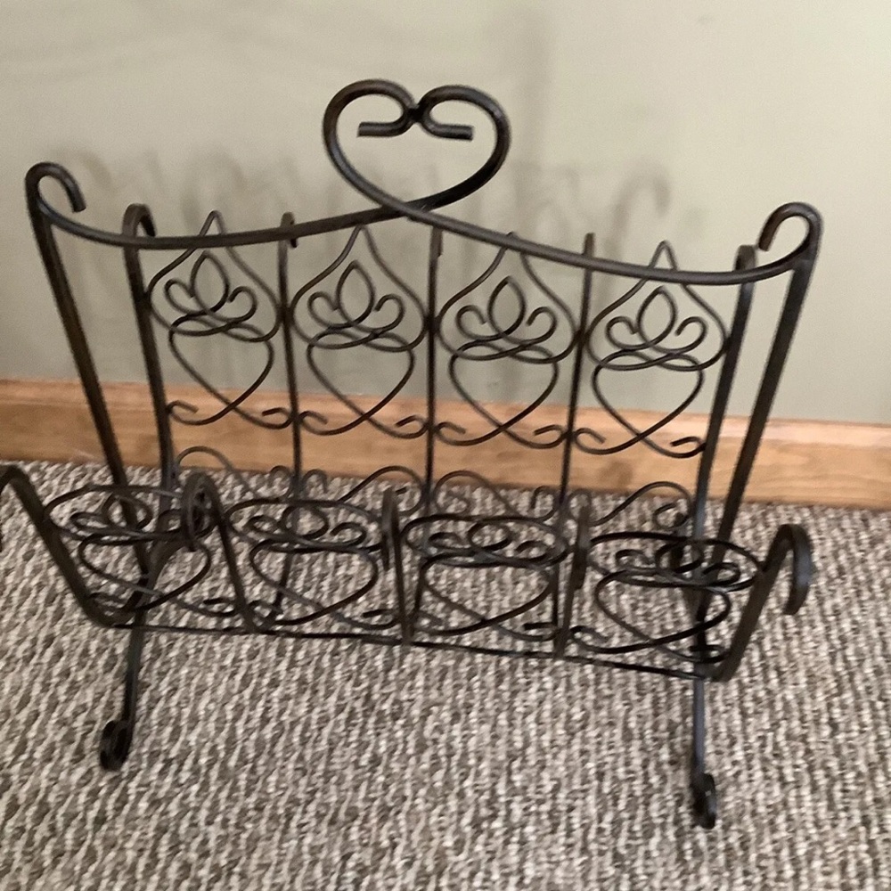 Southern Living Davistown
Magazine/Towel Rack Black
Wrought Iron